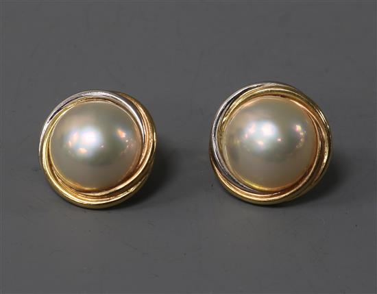 A pair of 14ct gold and mabe pearl earrings, 20mm.